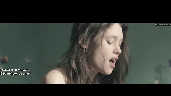 Titta på Astrid Berges Frisbey Hot Sex scene From Movie energifilmer