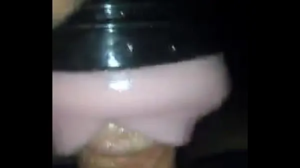 Regarder jacking. Gémissant fort. Enfoncer mon Fleshlight films sur l'énergie