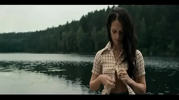 Se Alicia Vikander nude scenes in Kronjuvelerna (2011 energifilm