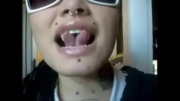 شاهد Split tongue - piercings & tattoos أفلام الطاقة