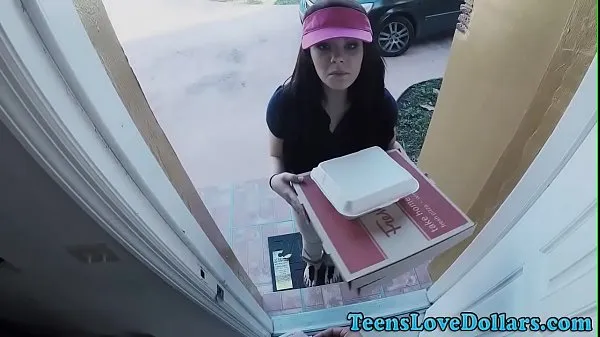 Se Delivery teen facialzed energifilmer