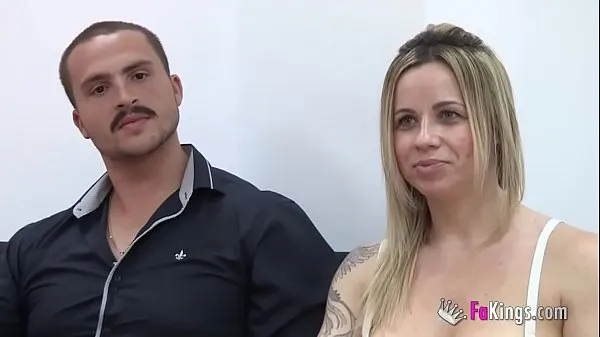 Assista a Milf loira com seios perfeitos fodendo jovem garanhão filmes sobre energia