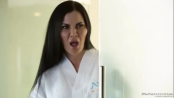 Regarder Jasmine Jae baise le meilleur ami de son mari films sur l'énergie