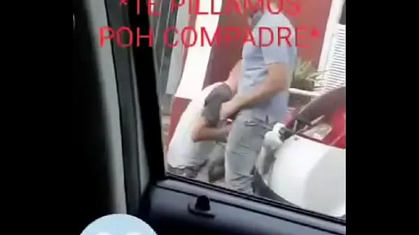 Mira hombre le esta mamando a otro espiadopelículas sobre energía