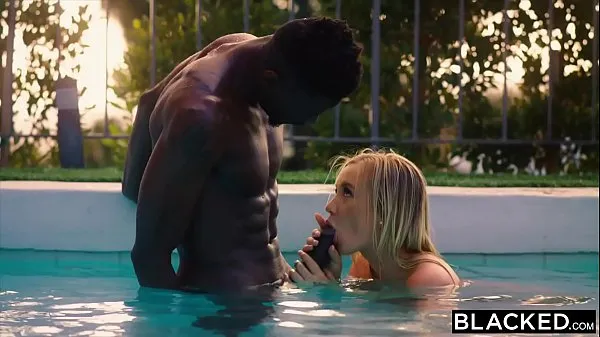 Sehen Sie sich Blacked Hot Blonde fickt heimlich die Freundin ihres MitbewohnersEnergiefilme an