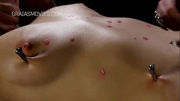 Xem Young maiden body covered in candle wax phim năng lượng