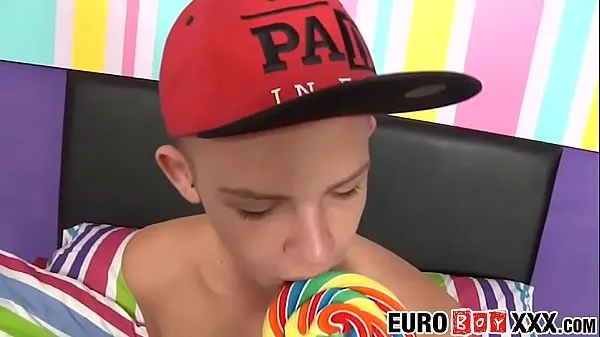 Oglądaj filmy o energii Twinks have wild anal threesome and jizz all over the place