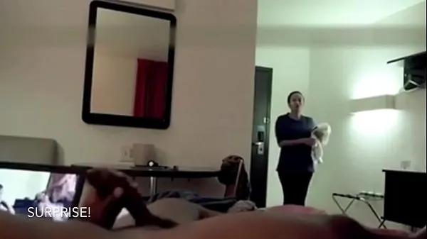 Oglejte si Inn Maid Catches Him Strokeing and Watches Him Sperm its a grand old pussy that is still tight energijske filme