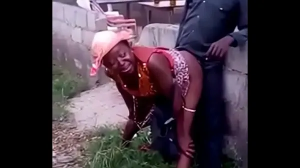 Xem African woman fucks her man in public phim năng lượng