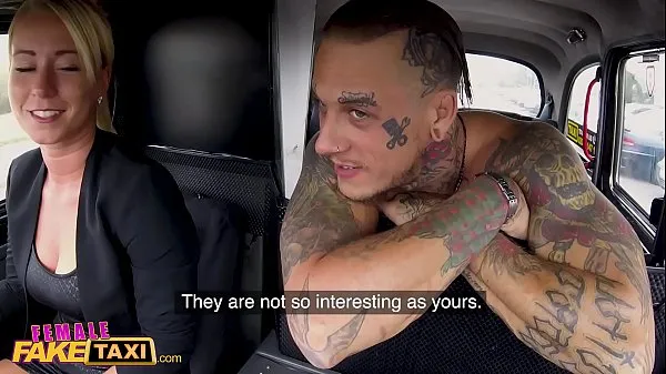 Sehen Sie sich Female Fake Taxi Inked Mann hat schöne Fahrer randyEnergiefilme an