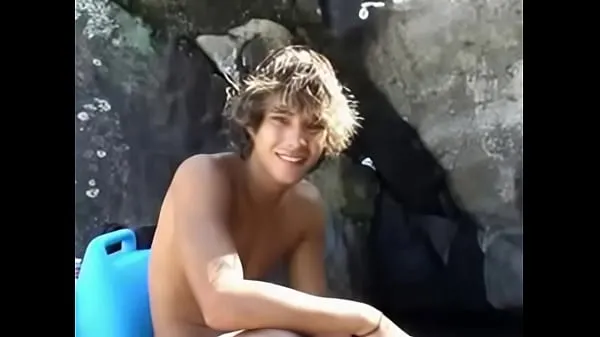 Brazilian surfer dude jerks off enerji Filmleri izleyin