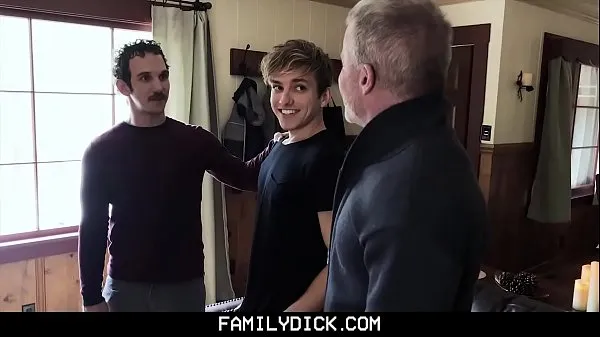 Assista a Cute Twink é arado por seu padrasto e seu avô filmes sobre energia