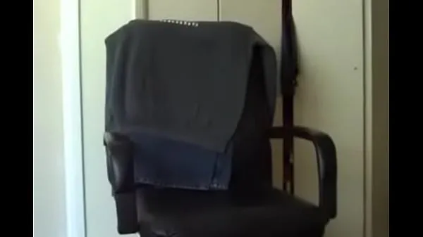 Joe# jerk his small cock on the chair 에너지 영화를 감상하세요