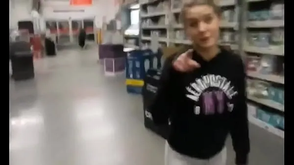 Sehen Sie sich Fremde Mädchen saugt meinen Schwanz in WalmartEnergiefilme an