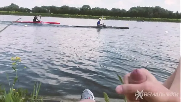 Rowing exploring 에너지 영화를 감상하세요