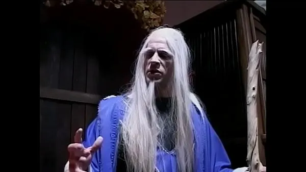 Pozrite si Gandalf the Gray found the bottom of the well of the power of the ring to young busty blonde lady Avy Scott and she seduces debauched king energetických filmov