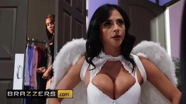 Oglejte si Hot And Mean - (Ariella Ferrera, Isis Love) - MILF Witches Part 1 - Brazzers energijske filme