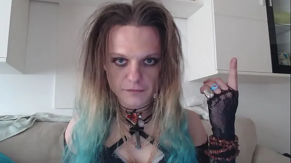 Transitioning, cocoon fase. 6m HRT. docs with deadname cus I cant decide how i call myself! WHELP? Suggestions enerji Filmleri izleyin