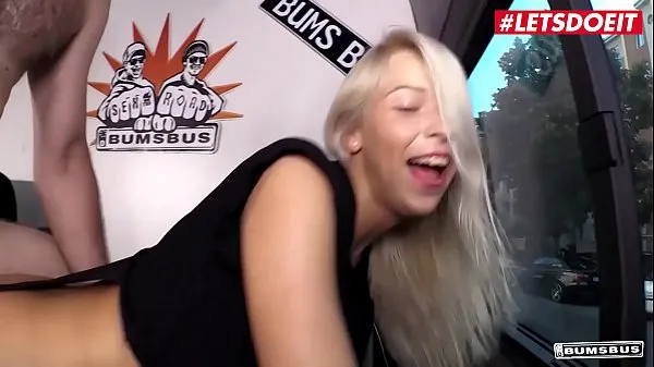 Assista a LETSDOEIT - Lilien - Berlin Lucky Tourist começa a foder no ônibus com uma sexy tcheca MILF filmes sobre energia
