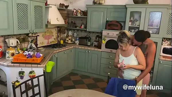 观看起初我的妻子不知道她正在用相机拍摄能源电影