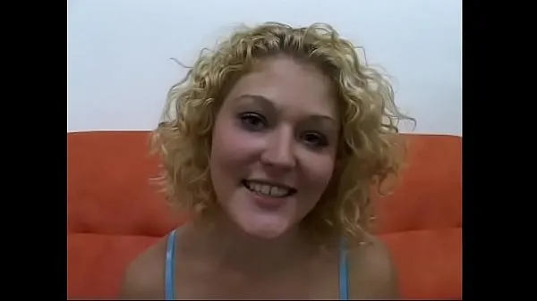 Nézzen Sexy blonde hottie with perky tits who likes to give good head needs in big jizz load on the assenergiás filmeket