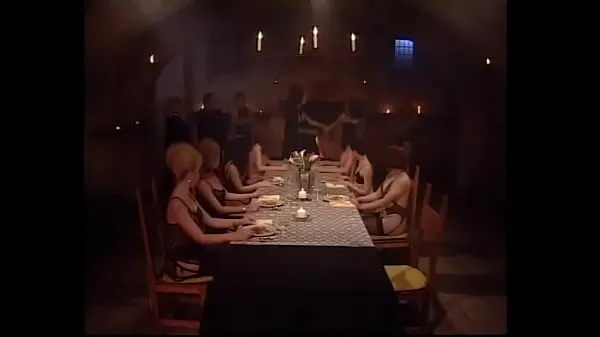 Titta på A dinner with a group of hot sluts turned into real orgy when horny men enter the room energifilmer