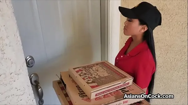 Watch Asian babe delivers pizza and gets into a threesome energy Movies