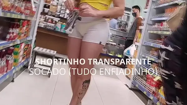 Regarder Teaser: Femme mariée coquine dans le supermarché vêtue d'un short court transparent frappé dans la chatte films sur l'énergie