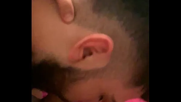 Assista a Vizinho heterossexual curioso quer que eu chupe seu pênis até que ele pegue todo o seu esperma filmes sobre energia