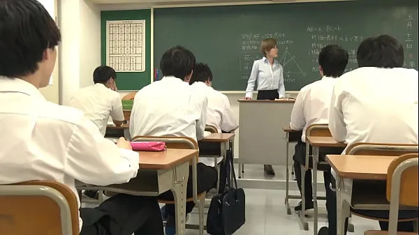 Посмотрите Замужняя учительница, которая промокает 10 раз в классе диплом, который не может произнести голос Мио Кимишимаэнергетические фильмы
