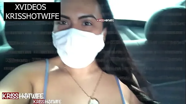 Katso Kriss Hotwife Teasing Uber's Driver and Video Calling Shows With Uber's Horn Catching Her Boobs energiaelokuvia