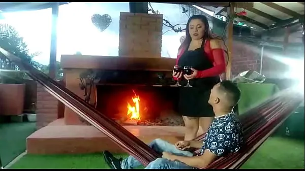 观看當我的妻子喝完一杯酒後沒有來餐廳的浪漫晚餐時，頑皮的女服務員無限制地給了我她的陰戶能源电影