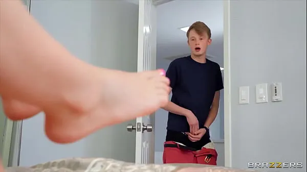 Mira Buscando el juguete de mi madrastra / Brazzers / descarga completa depelículas sobre energía