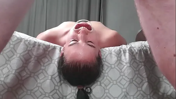 Upside down piss loving whore laying face down from bed swallows piss in two non identical camera angles enerji Filmleri izleyin