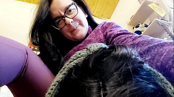 观看Nicoletta 通过强迫她闻她所有的屁来严重控制她的一个朋友能源电影