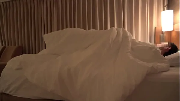 Assista a Eu quero lamber", diz ela, enquanto vem chupar meu pau à noite. Quando eu digo a ela que ela pode fazer o que quiser porque estou com sono, ela lambe alegremente filmes sobre energia