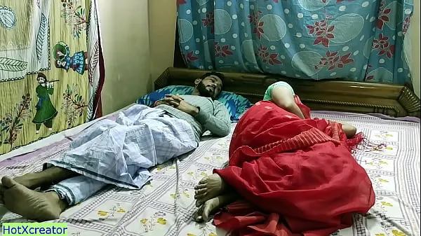 观看亲爱的我爱你！ 你的阴部太热了..我无法控制我的精液！ 印地语 最好的 夫妇 性爱能源电影