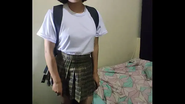 十代のメキシコの売春婦女子高生は学校から帰ってきて、彼女の継父が彼女を記録している間、彼女の豊かで濡れた猫に触れ始めますエネルギー映画を見る