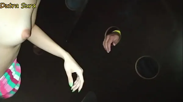 Regarder Je l'ai donné à plusieurs par le trou de la cabine (gloy hole) jusqu'à ce que le dernier arrive et me donne un putain de bain films sur l'énergie