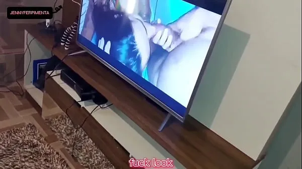 观看我疯狂的饥渴自慰看着我和黑人食客的视频，我丈夫抓住了我并用很多肛门惩罚我能源电影