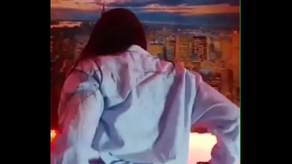 观看在我的第一次现场直播中与 Karol g 和 Alicia Keys 进行激烈的 perreo 舞蹈，如果你想和我一起高潮，请观看到最后。 我在摄像头上为你自慰，脸 B能源电影