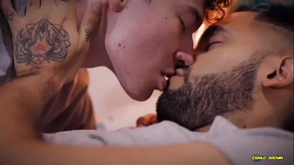 Sehen Sie sich Gesichtsbesamung Emmanuel Kokichi gibt Camilo Brown einen intensiven, leidenschaftlichen Blowjob, bis sein Gesicht mit Sperma bedeckt ist, und am Ende gibt es einen weißen KussEnergiefilme an