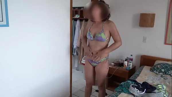 Katso I wear a bikini to go show off on the beach, I love making cocks hard and ending up fucking a stranger energiaelokuvia